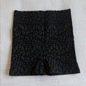 Seamless High-Waist Black Leopard Print Shapewear Shorts